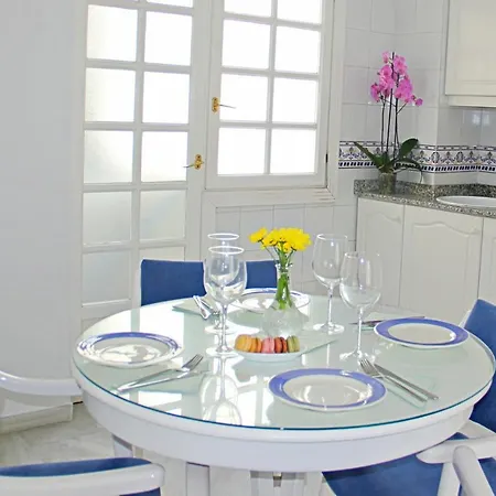Duquesa, Beach, Sea View, Pool, Wifi 아파트