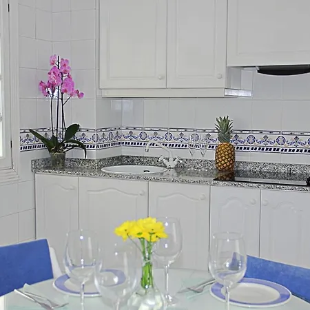 Duquesa, Beach, Sea View, Pool, Wifi 아파트 *