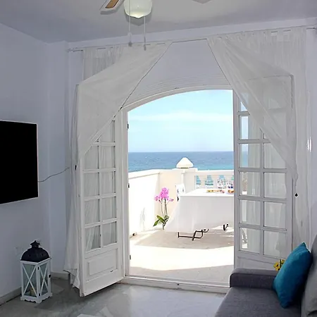 Apartment Duquesa, Beach, Sea View, Pool, Wifi Torrevieja